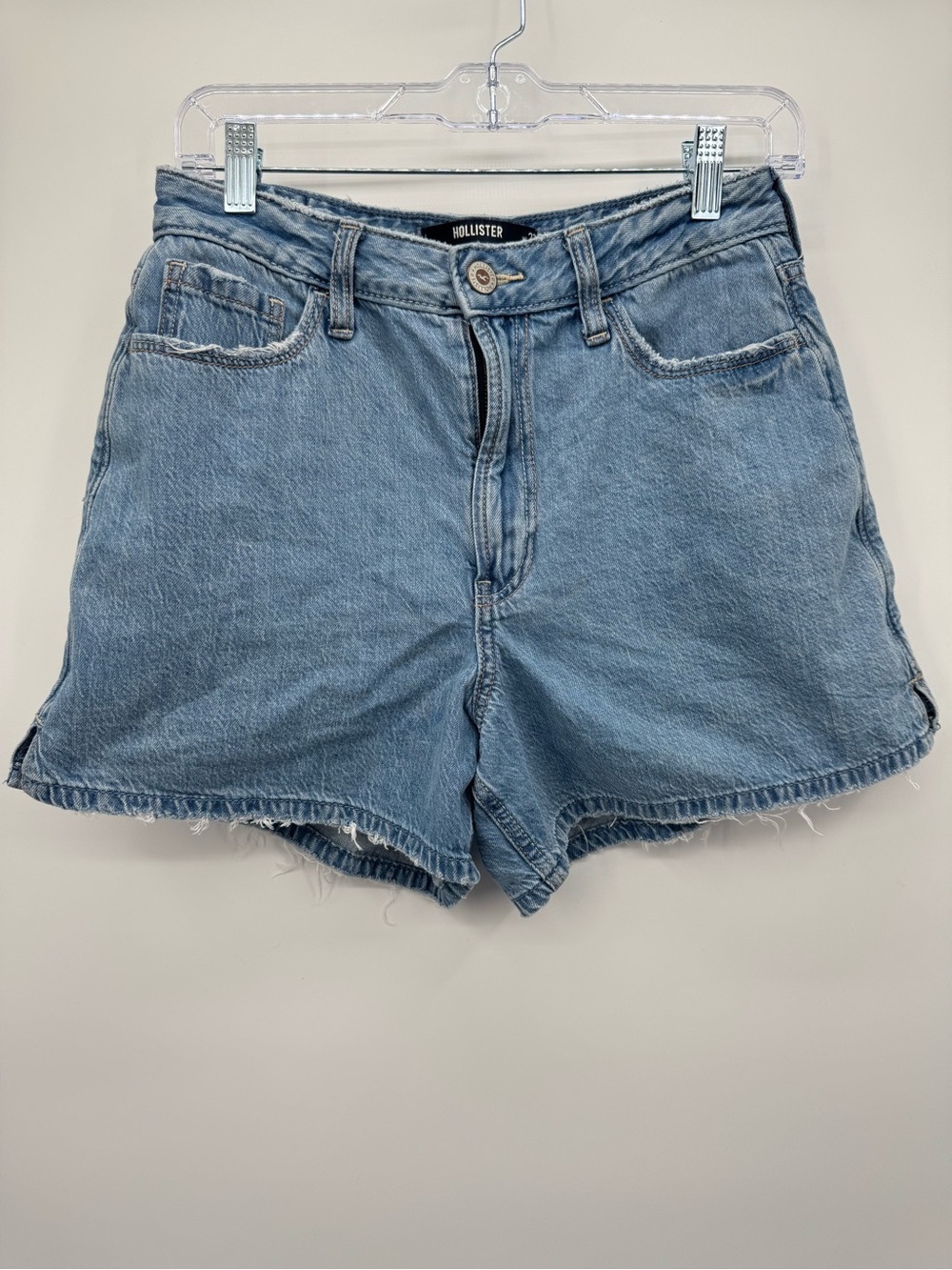 Hollister Light Wash Ultra High-Rise 90s Denim Shorts Size 4 (W27)
